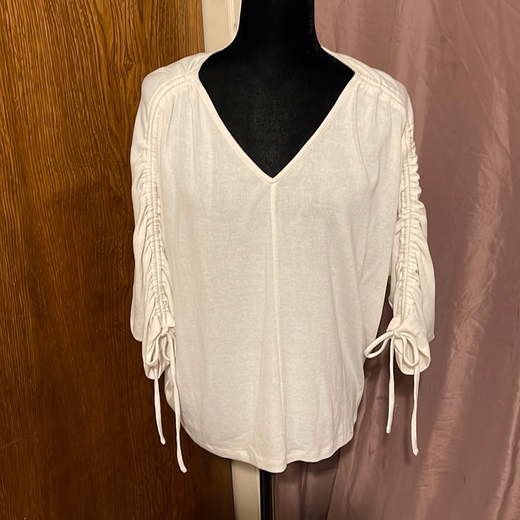 Gilli Nwot Ruched Sleeves Sweater,Bust Size 26 Ins